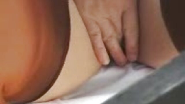 Piper Perri vídeo pornô de mulher morena - 4 Feet 10 Inch Super Cute Spinner (2017))